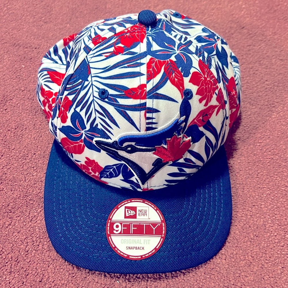 Chic Blue Jay hat in very good condition